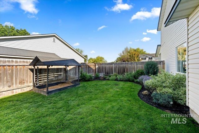 4687 W Blue Creek Ct, Meridian, ID 83642