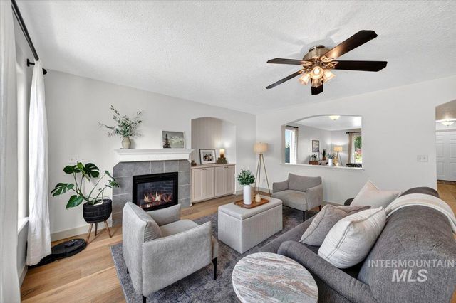 4687 W Blue Creek Ct, Meridian, ID 83642