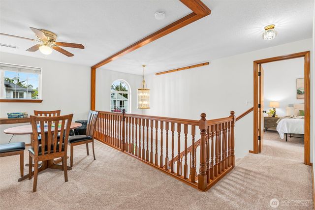 1247 E Pioneer Loop, La Center, WA 98629