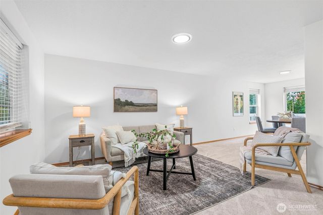 1247 E Pioneer Loop, La Center, WA 98629