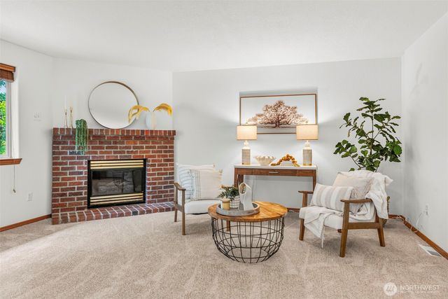 1247 E Pioneer Loop, La Center, WA 98629