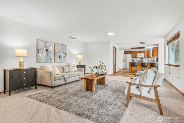 1247 E Pioneer Loop, La Center, WA 98629