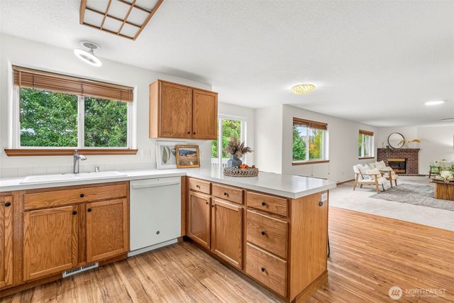 1247 E Pioneer Loop, La Center, WA 98629