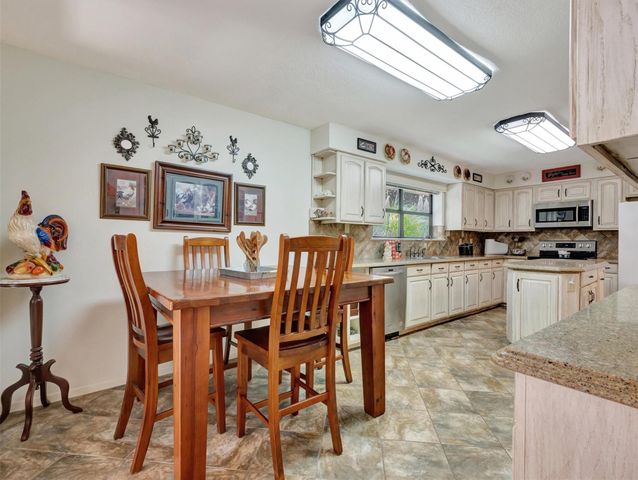 1040 Us Highway 287 W, Woodville, TX 75979