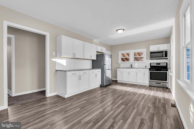 120 E 4TH AVE, Runnemede, NJ 08078