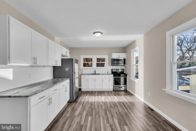 120 E 4TH AVE, Runnemede, NJ 08078