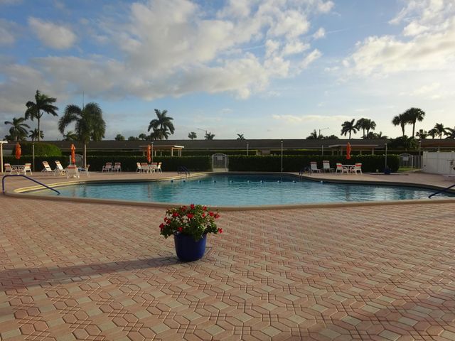 2763 W Dudley Dr Drive W H, West Palm Beach, FL 33415