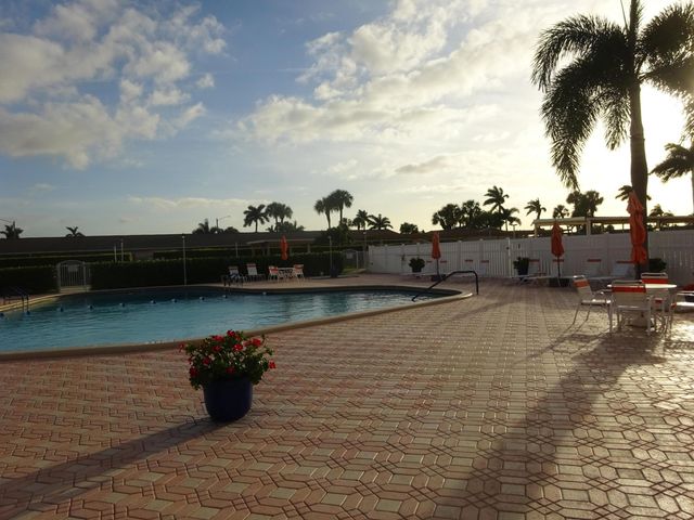 2763 W Dudley Dr Drive W H, West Palm Beach, FL 33415