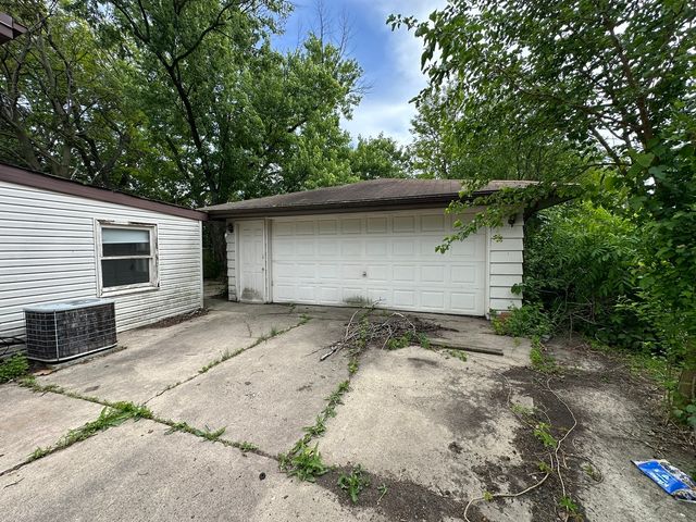 15240 Hilltop Drive, Orland Park, IL 60462