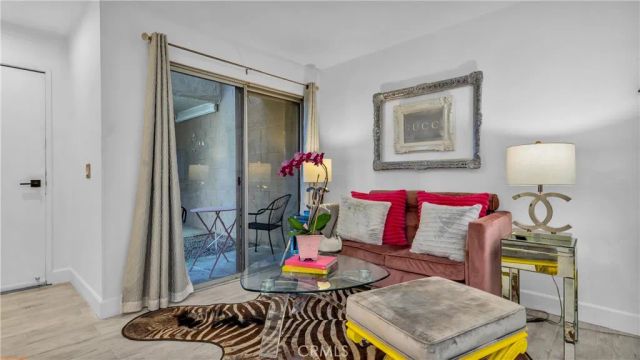 420 N Villa Court 107, Palm Springs, CA 92262