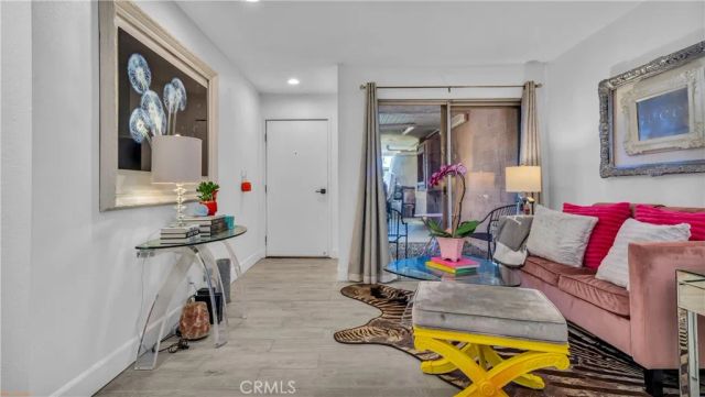 420 N Villa Court 107, Palm Springs, CA 92262