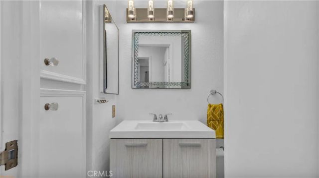 420 N Villa Court 107, Palm Springs, CA 92262