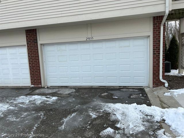 29855 Fox Run Circle, Warren, MI 48092