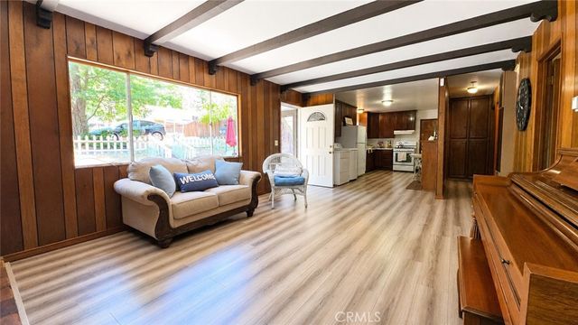 23013 Oak Lane, Crestline, CA 92325