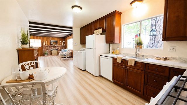 23013 Oak Lane, Crestline, CA 92325