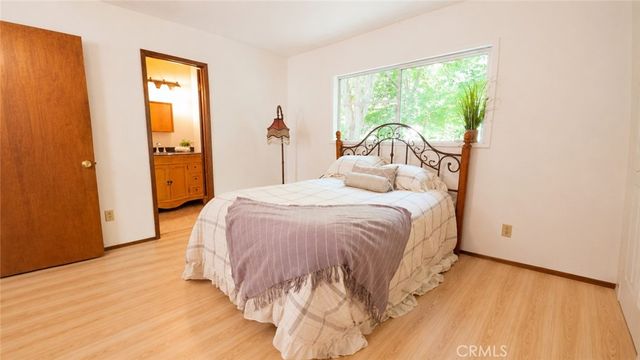 23013 Oak Lane, Crestline, CA 92325