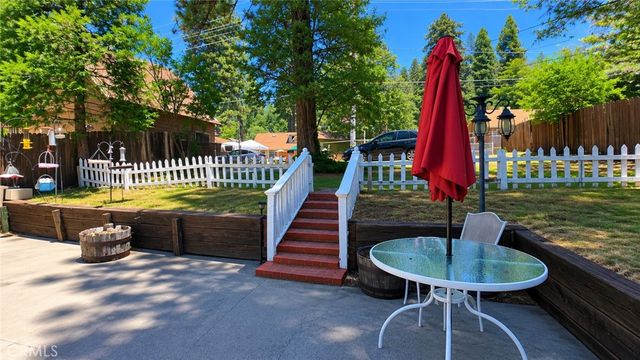 23013 Oak Lane, Crestline, CA 92325