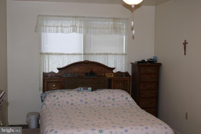 806 N MARKET ST, Mechanicsburg, PA 17055