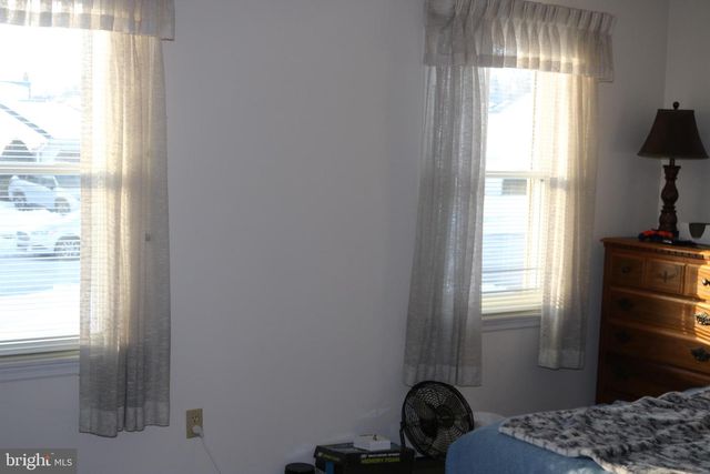 806 N MARKET ST, Mechanicsburg, PA 17055