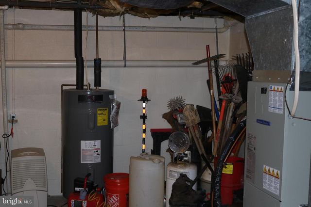 806 N MARKET ST, Mechanicsburg, PA 17055