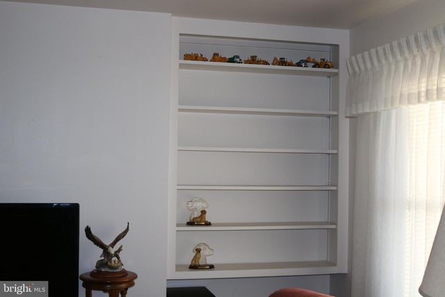 806 N MARKET ST, Mechanicsburg, PA 17055