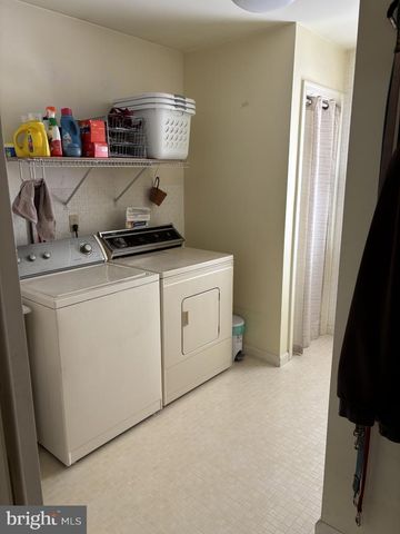 806 N MARKET ST, Mechanicsburg, PA 17055