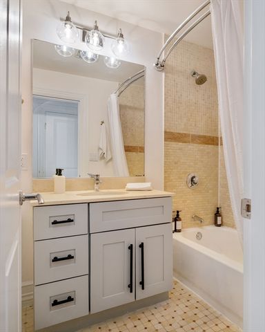 73 Walnut Ave 2, Boston, MA 02119