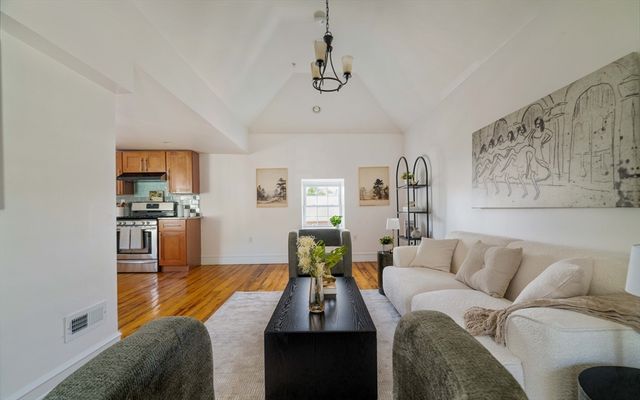 73 Walnut Ave 2, Boston, MA 02119