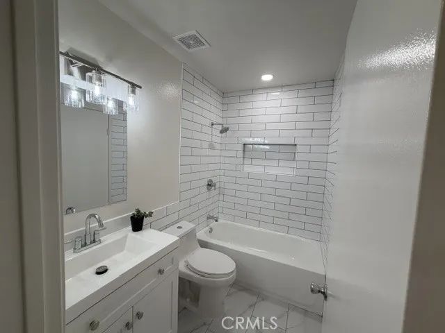 1021 W Lamark Ln, Anaheim, CA 92802