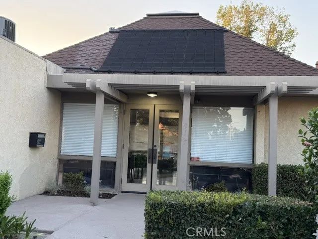 1021 W Lamark Ln, Anaheim, CA 92802