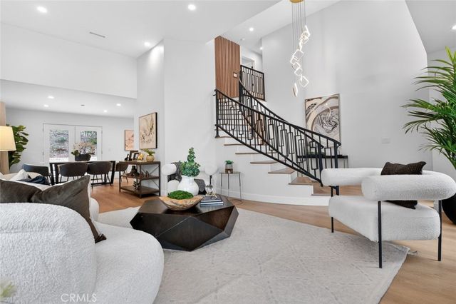 17064 Escalon Drive, Encino, CA 91436