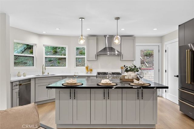 17064 Escalon Drive, Encino, CA 91436