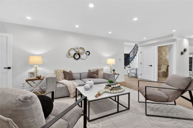 17064 Escalon Drive, Encino, CA 91436