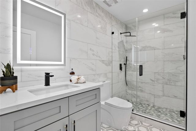 17064 Escalon Drive, Encino, CA 91436