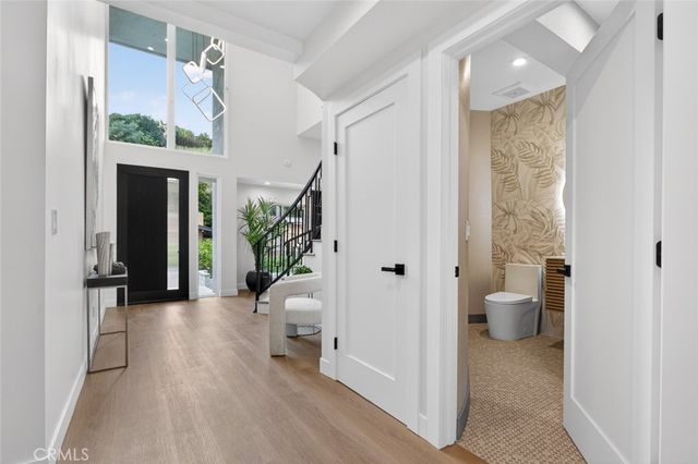 17064 Escalon Drive, Encino, CA 91436