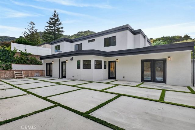 17064 Escalon Drive, Encino, CA 91436