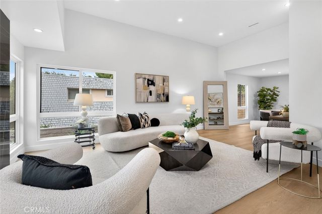17064 Escalon Drive, Encino, CA 91436