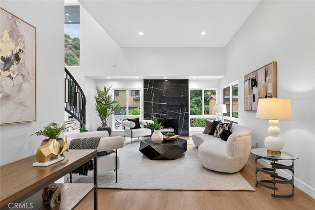 17064 Escalon Drive, Encino, CA 91436