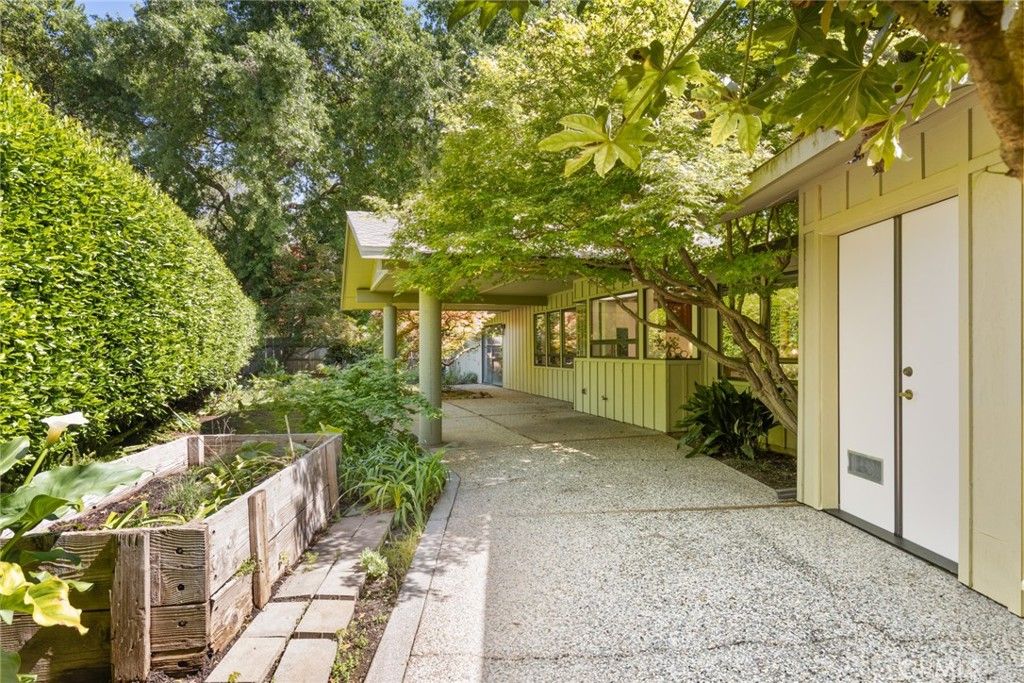 Image 29 of property listing at 2390 Alamo Avenue, Chico, CA 95926