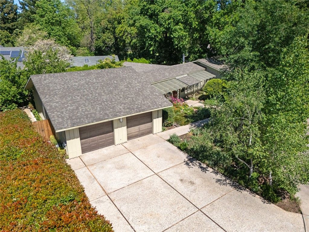 Image 31 of property listing at 2390 Alamo Avenue, Chico, CA 95926