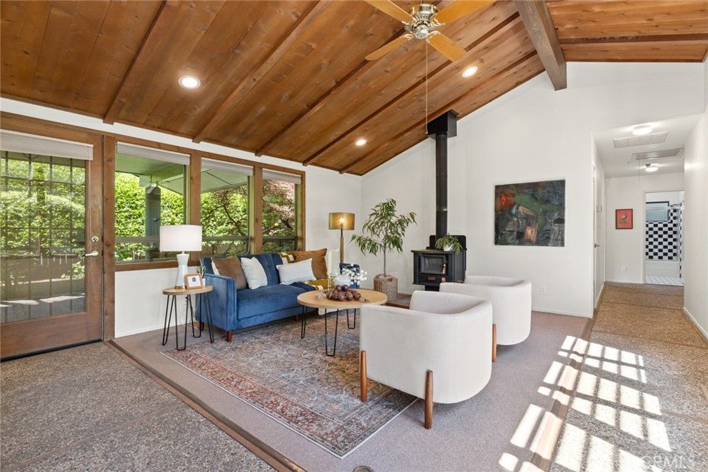 Image 3 of property listing at 2390 Alamo Avenue, Chico, CA 95926