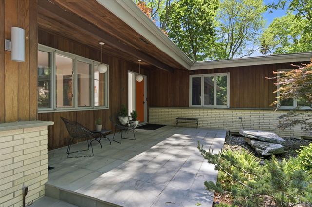 54 Washington Drive, Centerport, NY 11721