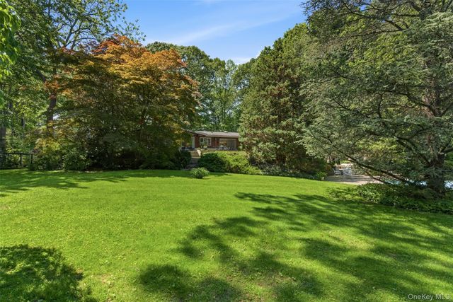 54 Washington Drive, Centerport, NY 11721