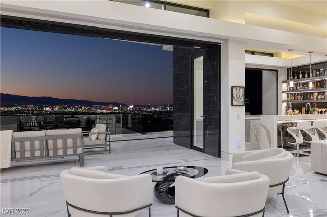 667 Solitude Rock Court, Henderson, NV 89012