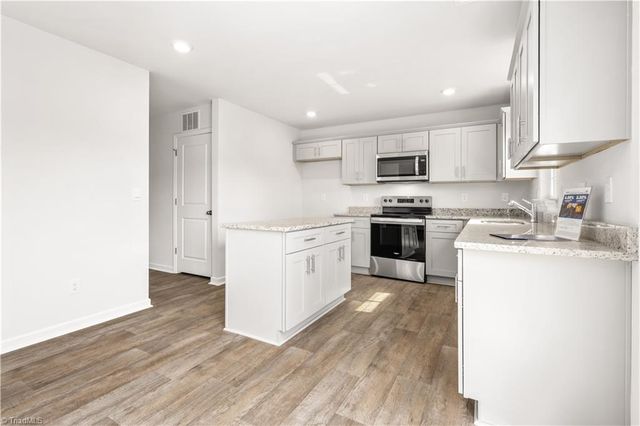 313 Aspen Place Court, Thomasville, NC 27360