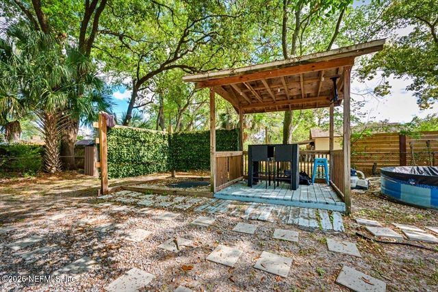 719 SOUTH SHORES Road 1, Jacksonville, FL 32207