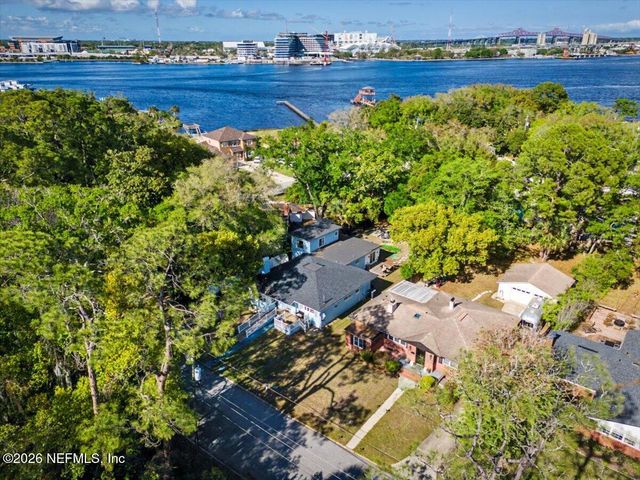719 SOUTH SHORES Road 1, Jacksonville, FL 32207