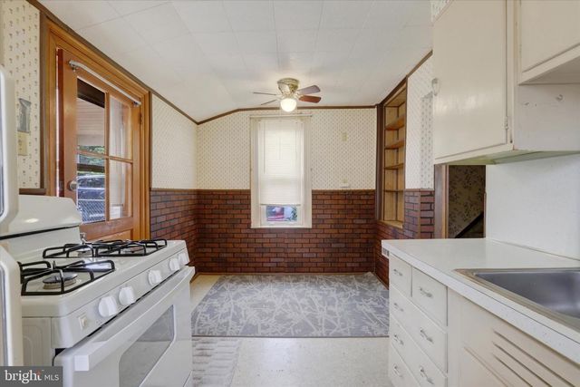 1725 SYCAMORE ST, Harrisburg, PA 17104