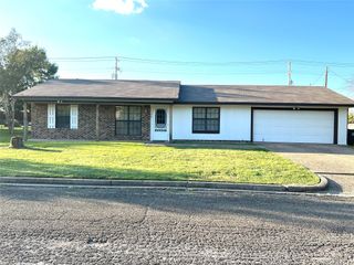 130 Thompson Circle, Lorena, TX 76655