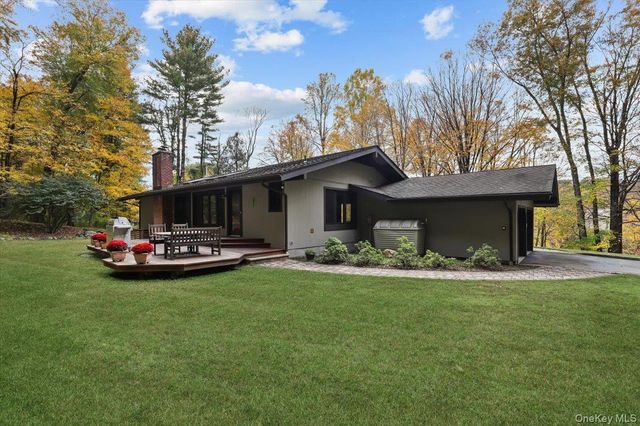 20 Faraway Road, Armonk, NY 10504